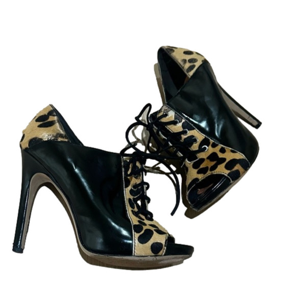 Via Spiga Y2K Leopard calf hair Peep Toe Booties Lace Up Black Leather Trim heel - Picture 3 of 9